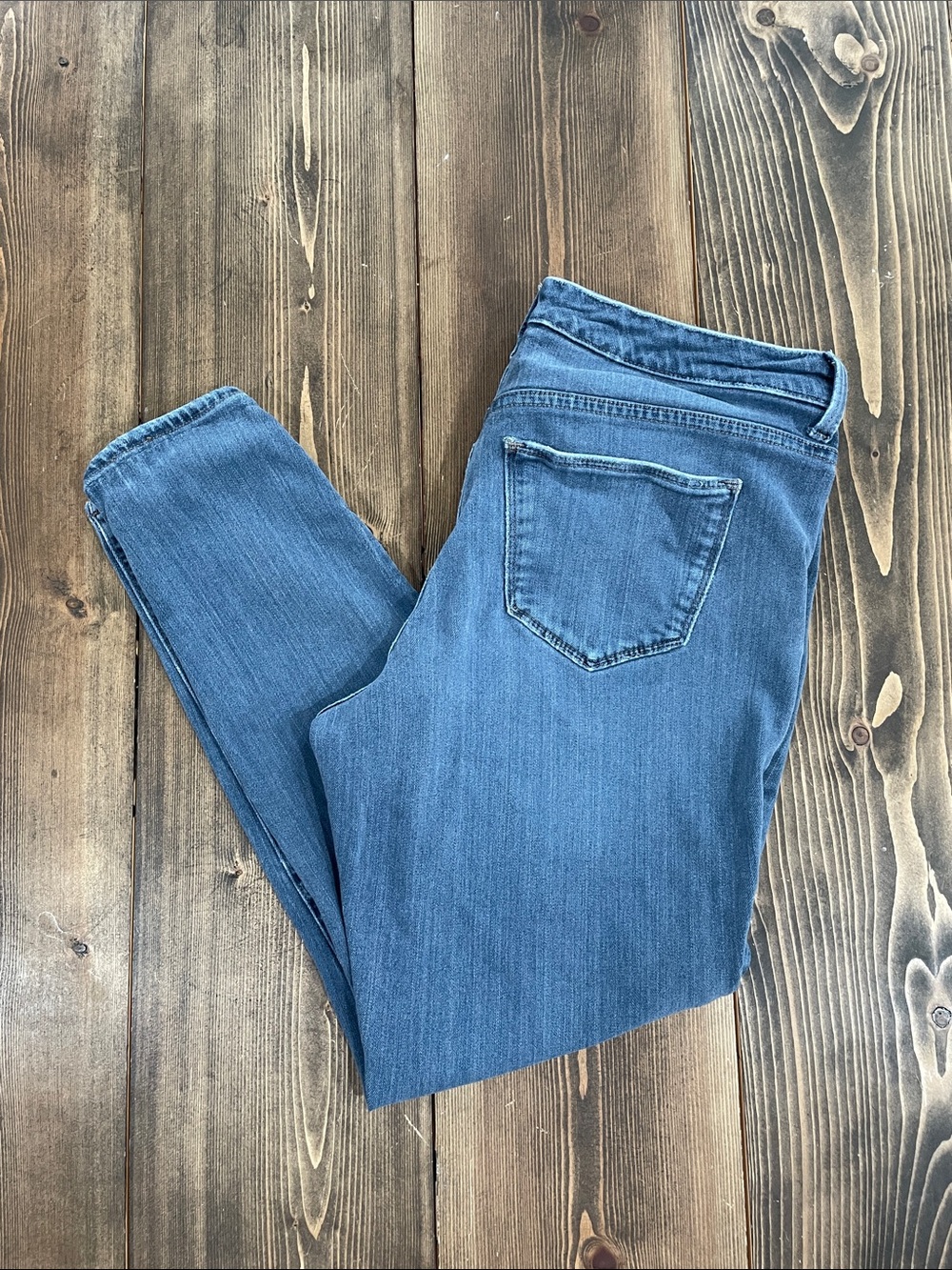Women’s Universal Thread Mid Rise Skinny Jeans